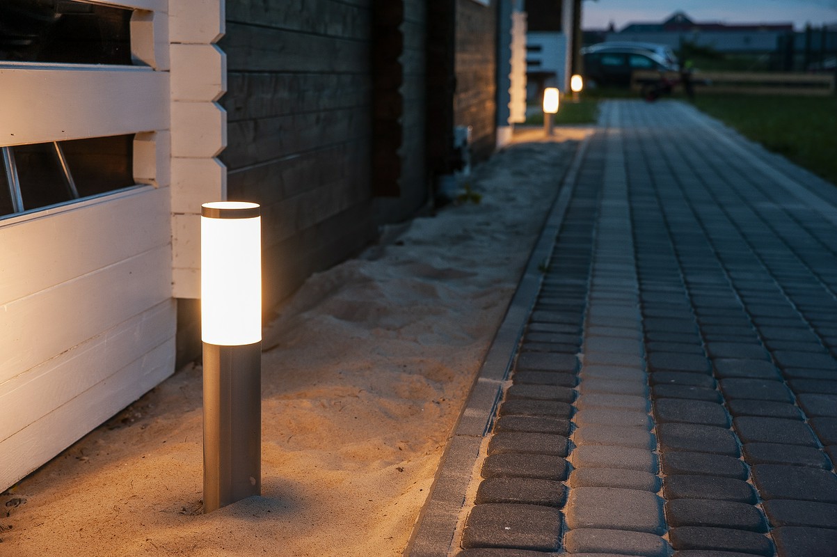 Oświetlenie przy bramie wjazdowej